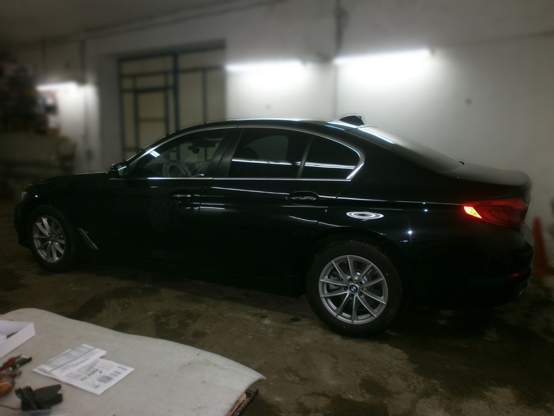  BMW 5 G-30 002 800x600 