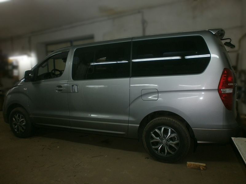  Hyundai Grand Starex 002 800x600 